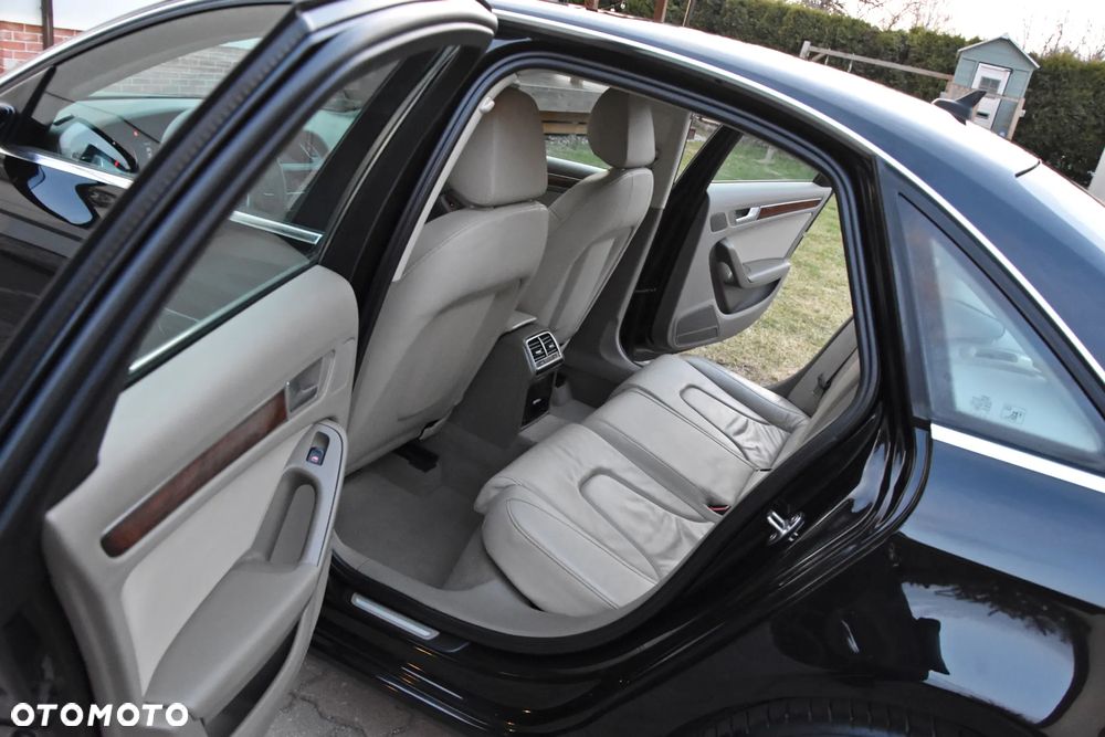 Audi A4 Limousine - 23