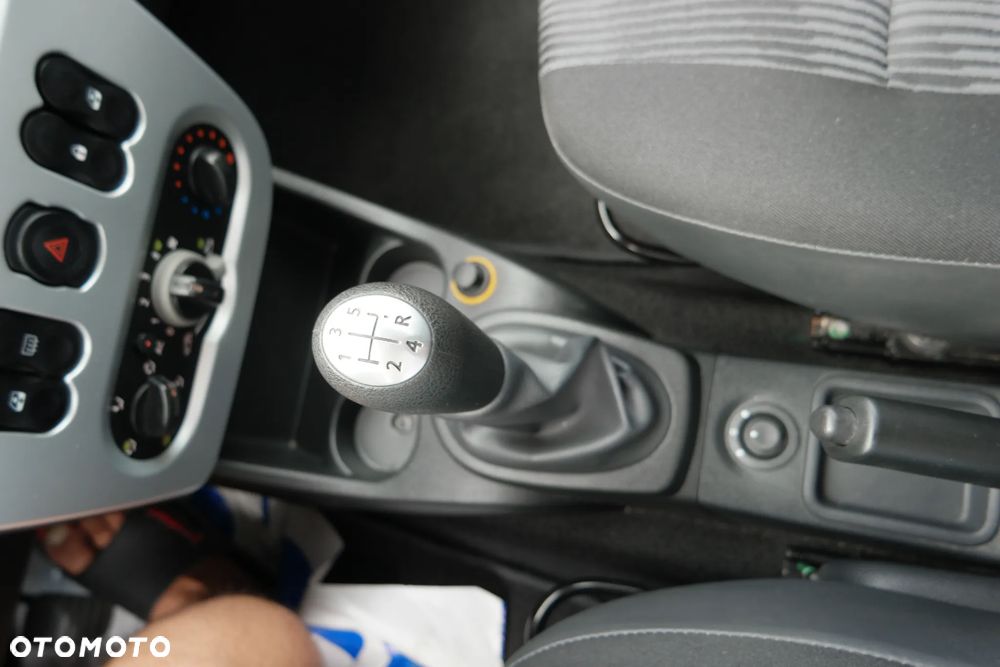 Dacia Sandero 1.6 Laureate - 29