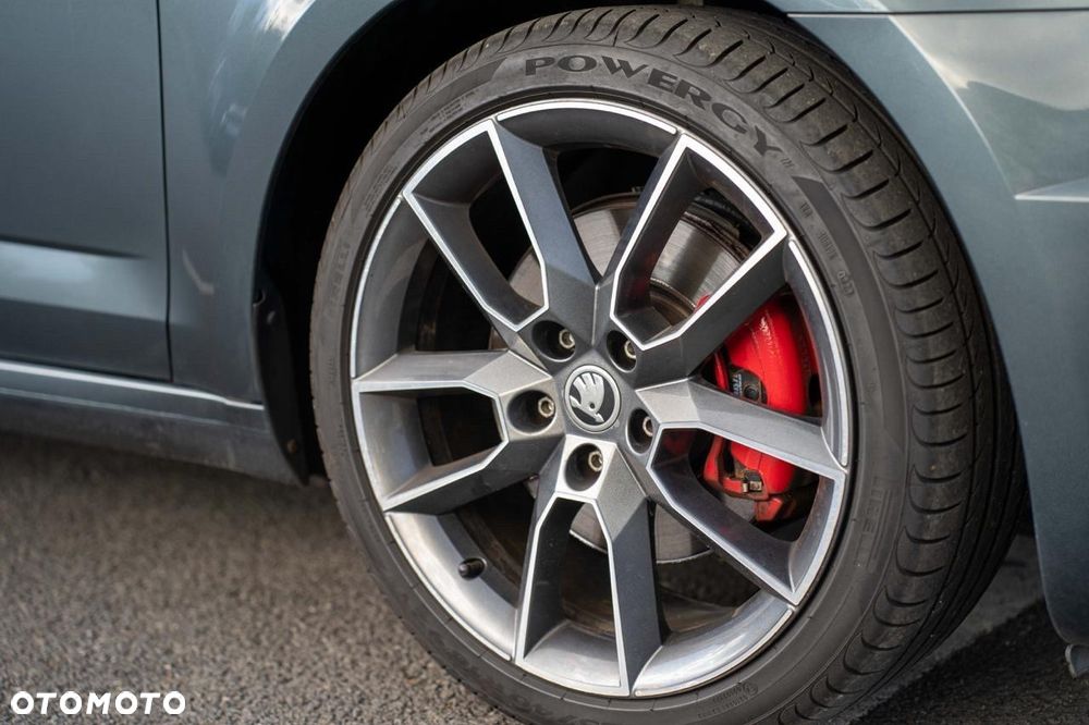 Skoda Octavia 2.0 TDI RS Challenge DSG - 10