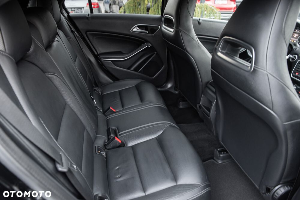 Mercedes-Benz Klasa A 45 AMG 4Matic AMG Speedshift 7G-DCT - 32