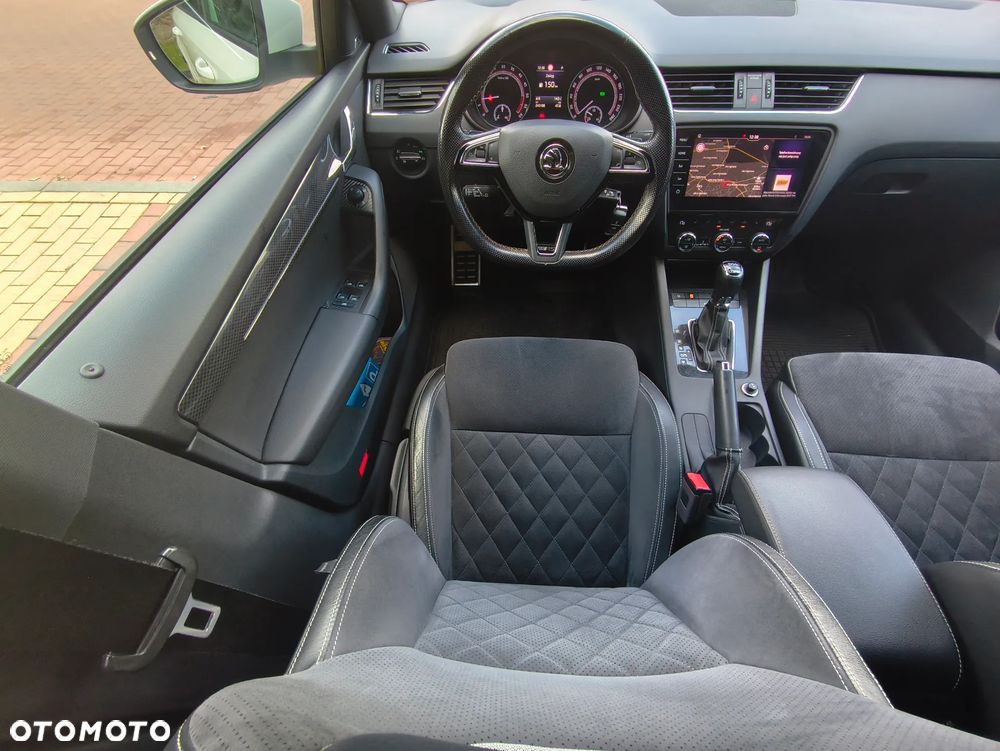 Skoda Octavia 2.0 TDI DSG RS - 17