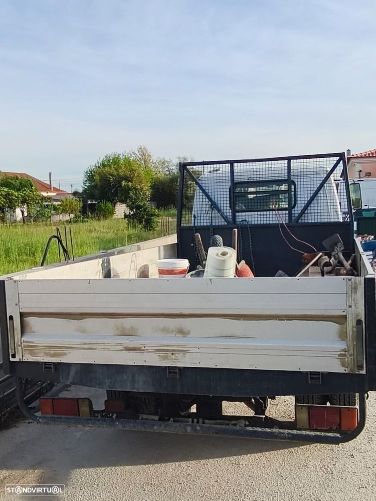 Isuzu NKR 69 LL-5D - 4