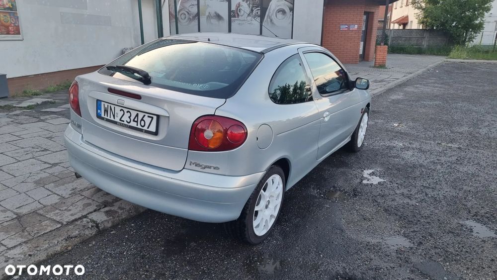 Renault Megane 1.6 - 4