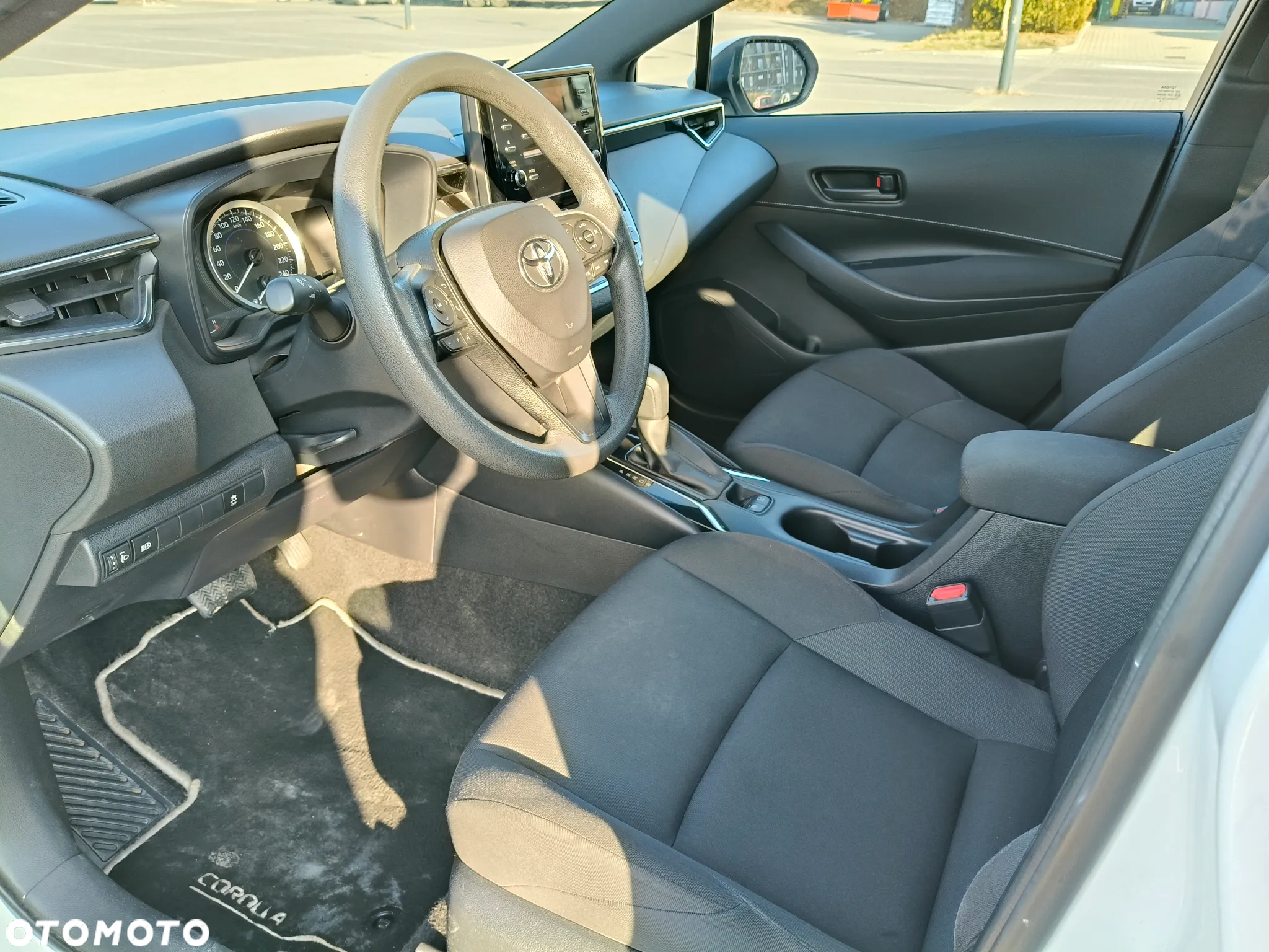 Toyota Corolla 1.8 Hybrid Active - 9