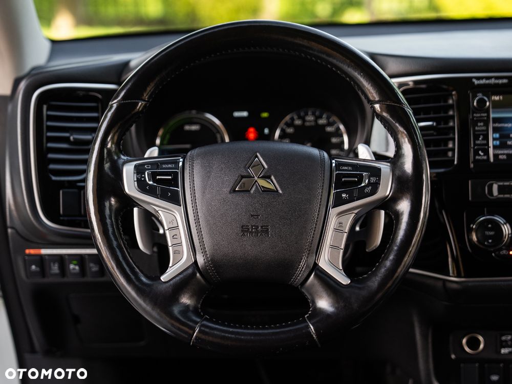 Mitsubishi Outlander 2.0 4WD Plug-In Hybrid Plus - 33