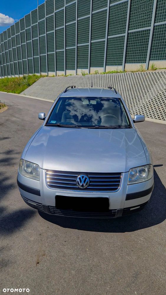 Volkswagen Passat 1.9 TDI Comfortline - 1