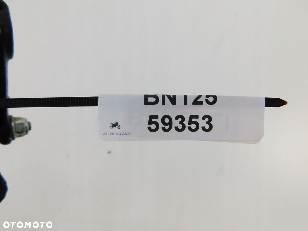 BENELLI BN 125 DŹWIGNIA ZMIANY BIEGÓW - 6