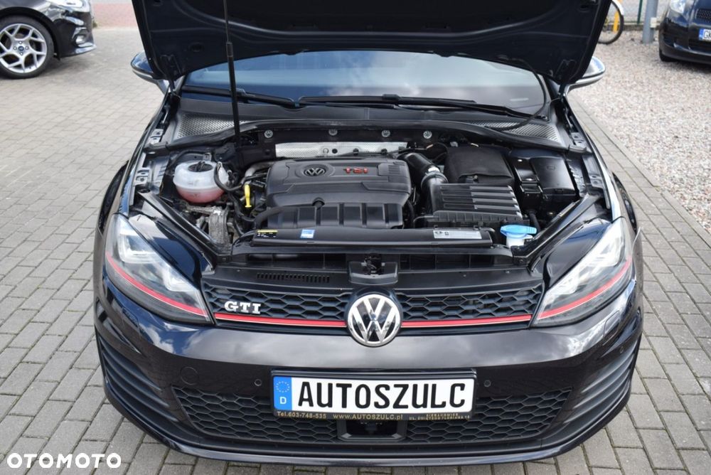 Volkswagen Golf - 17