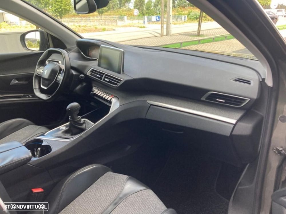 Peugeot 3008 1.2 PureTech Active - 28