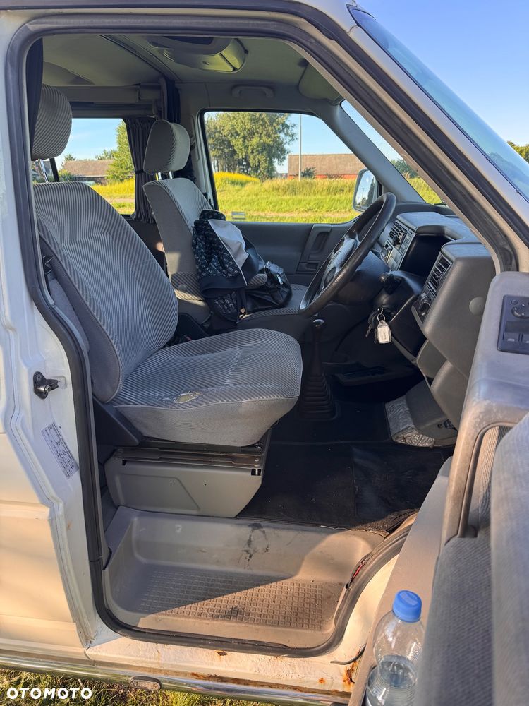Volkswagen Caravelle Basis / CL - 17