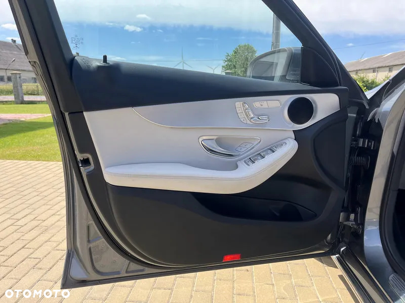 Mercedes-Benz Klasa C 200 T 4Matic 7G-TRONIC Avantgarde - 9