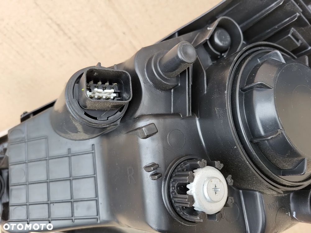 LAMPA PRAWY PRZOD HYUNDAI I20 II DEPO 221-1180R - 6
