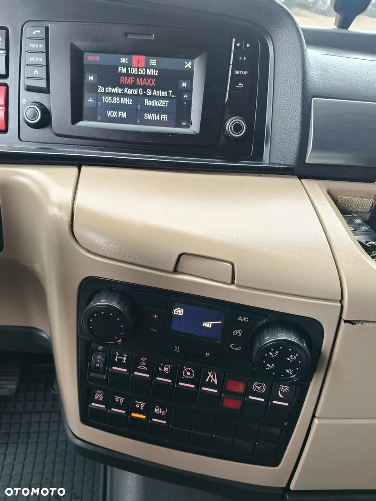 MAN TGX 26.460 / ZESTAW PRZEJAZDOWY / WINDA / KLIMA POSTOJOWA / - 36