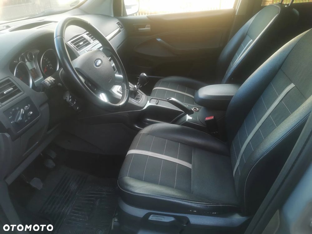 Ford Kuga 2.0 TDCi 4x4 Titanium - 9