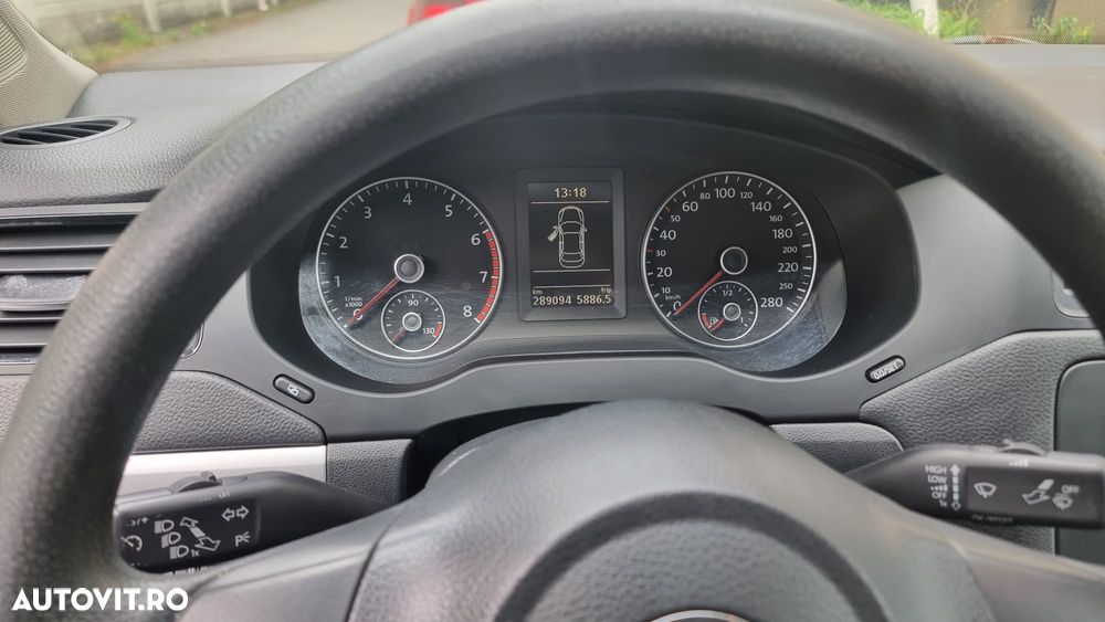 Volkswagen Jetta - 5