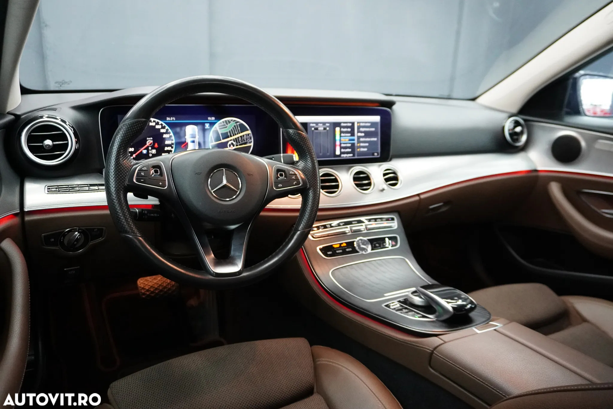 Mercedes-Benz E 250 9G-TRONIC - 23