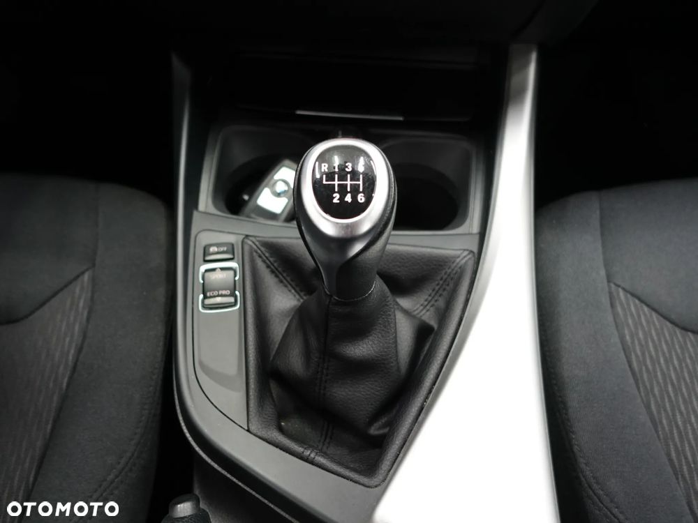 BMW Seria 1 114i - 34