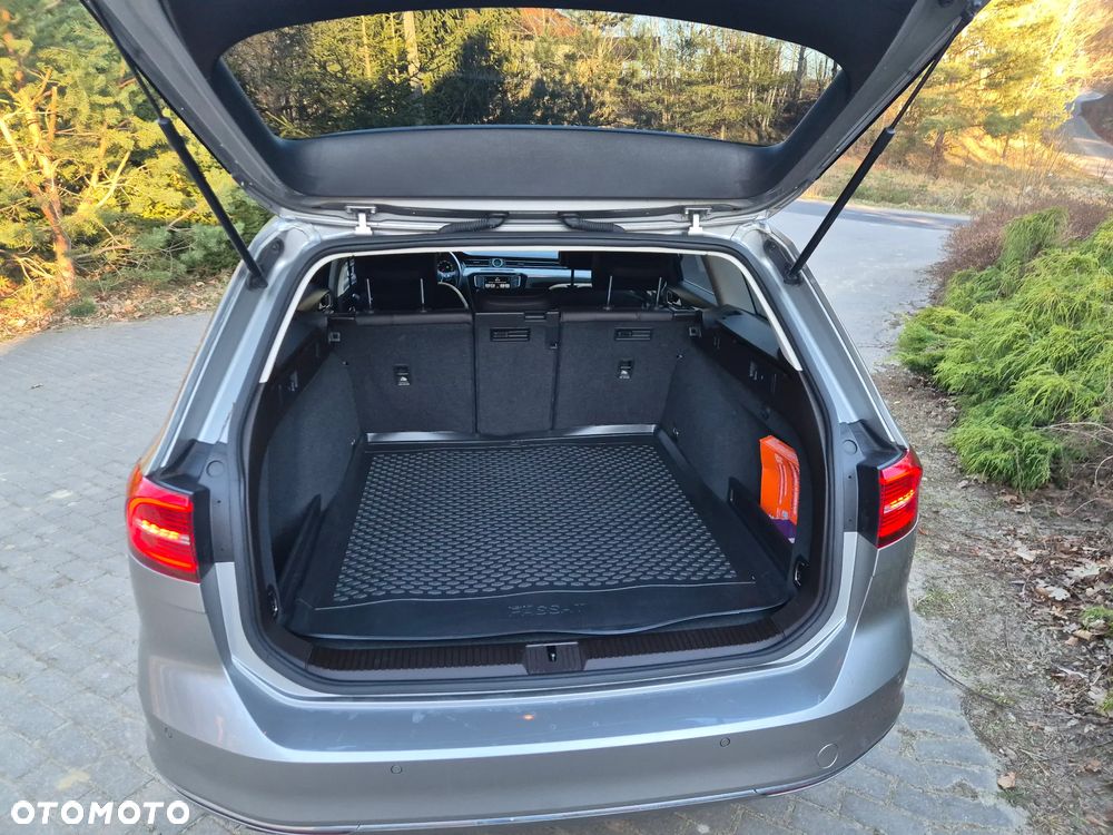 Volkswagen Passat 1.8 TSI (BlueMotion Technology) DSG Highline - 28