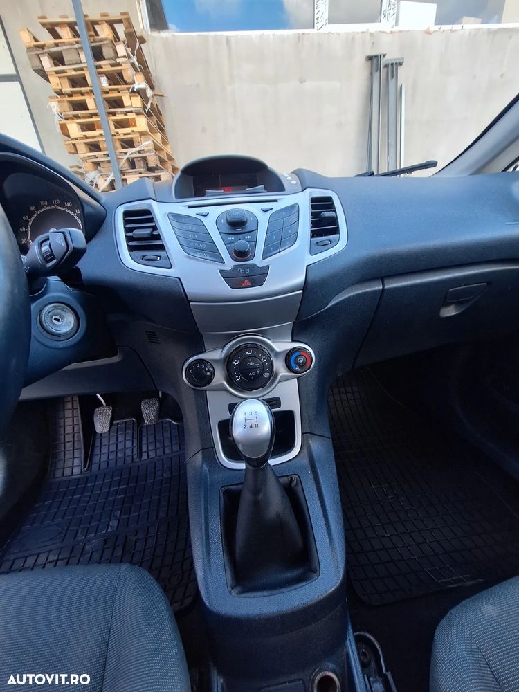 Ford Fiesta 1.4 TDCI Ambiente - 8