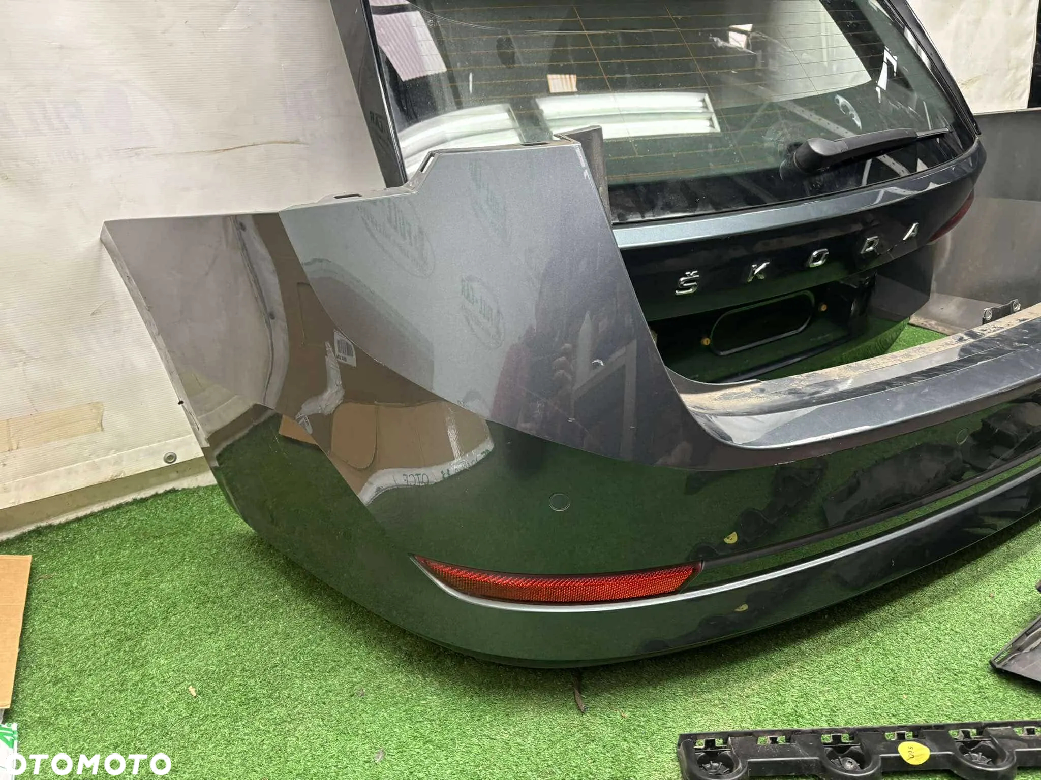 SKODA OCTAVIA IV KOMBI TYŁ KOMPLETNY 2019 R LF7Y - 3