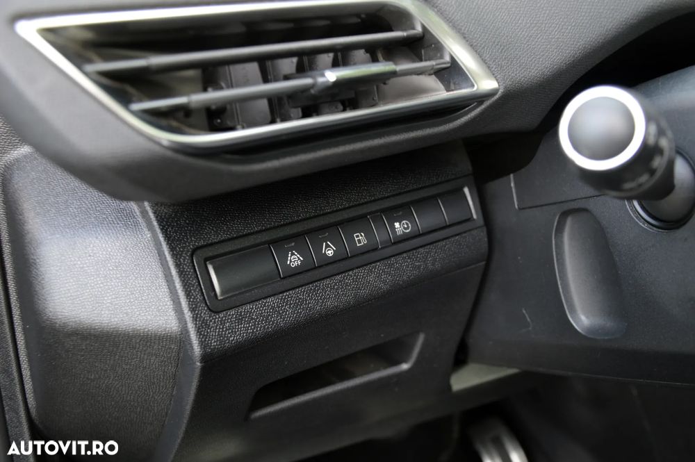 Peugeot 3008 PHEV 300 EAT8 4X4 GT - 36