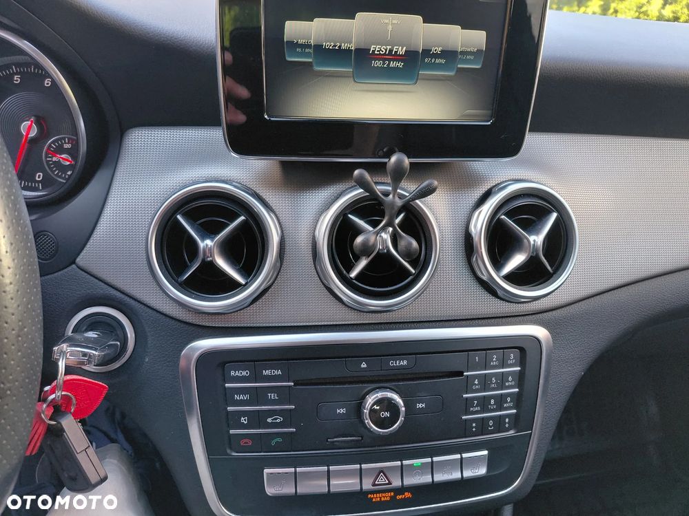Mercedes-Benz GLA 180 Style - 10