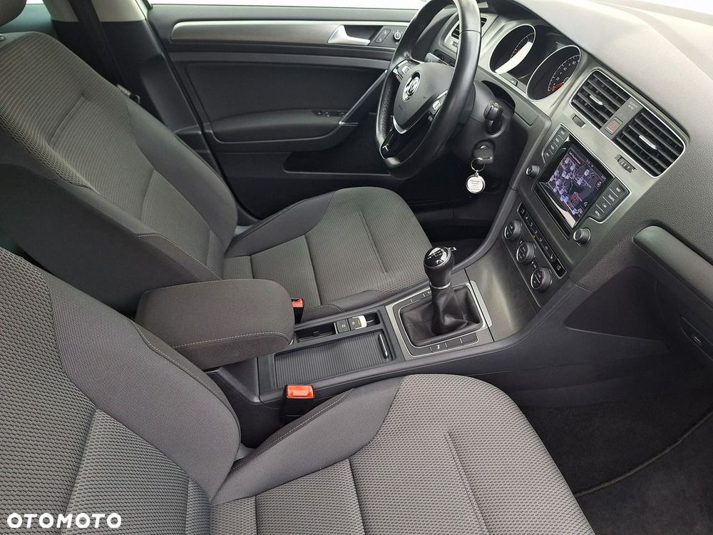 Volkswagen Golf - 11