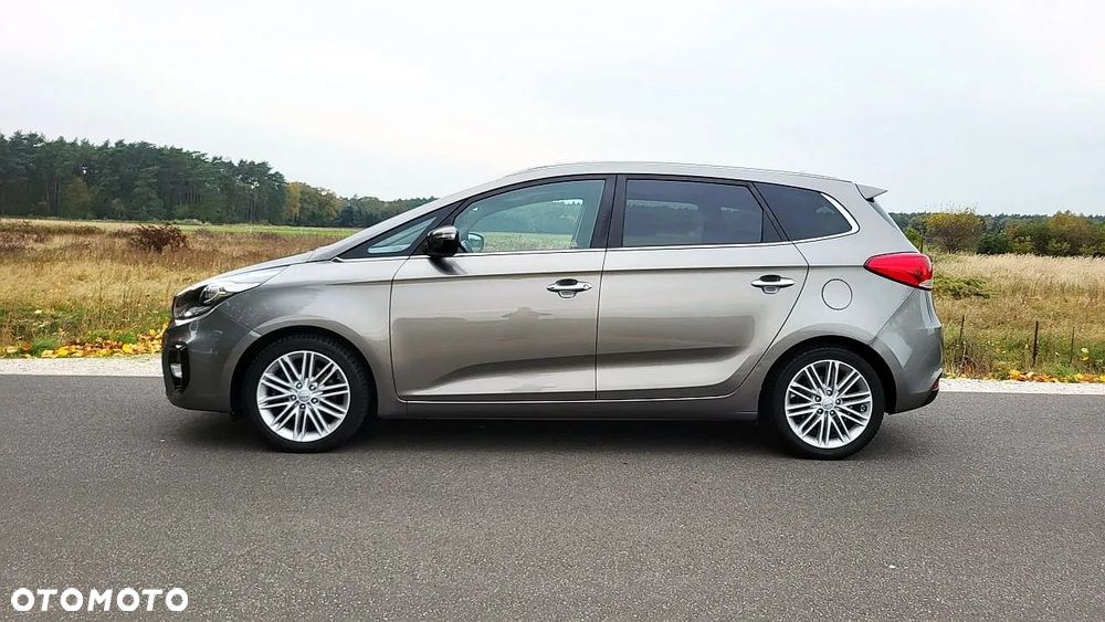 Kia Carens 1.7 CRDi M 7os - 4