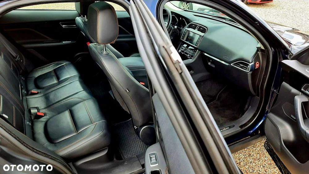 Jaguar F-Pace 2.0 i4D AWD Prestige - 26