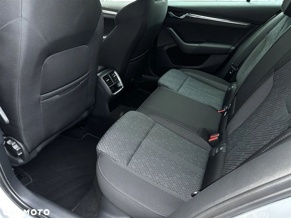 Skoda Octavia 2.0 TDI SCR Style DSG - 10