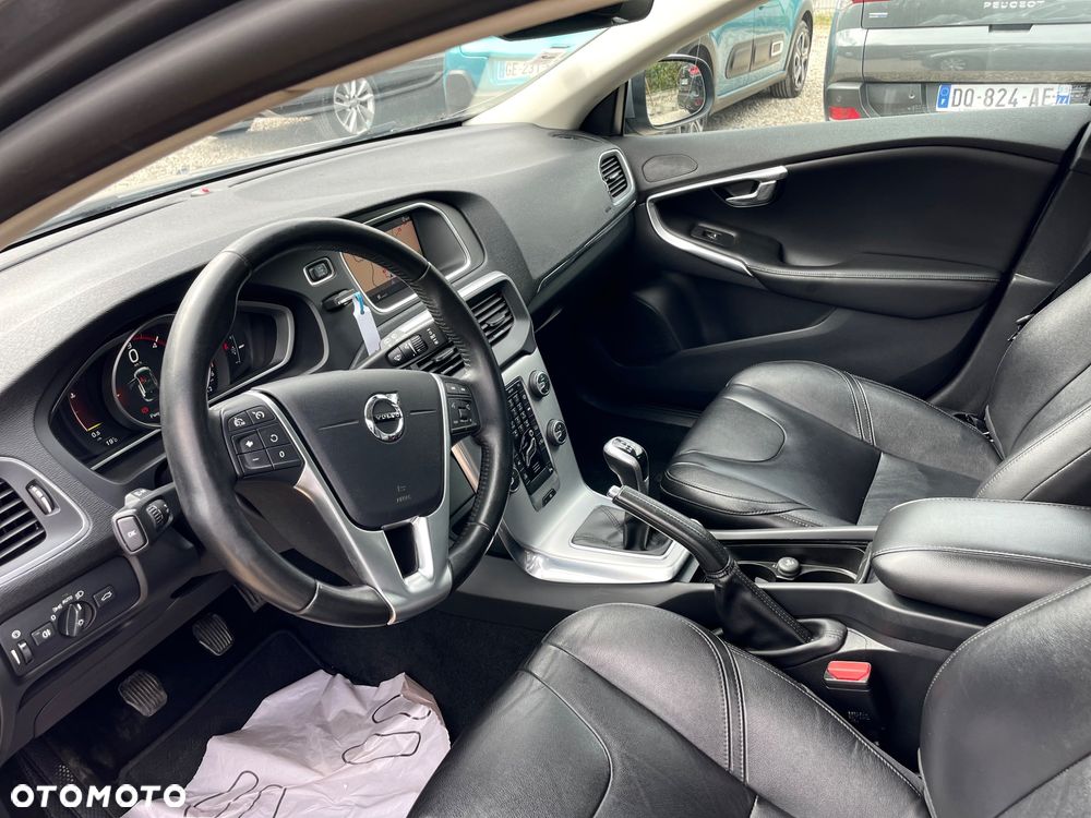 Volvo V40 D2 Inscription - 11