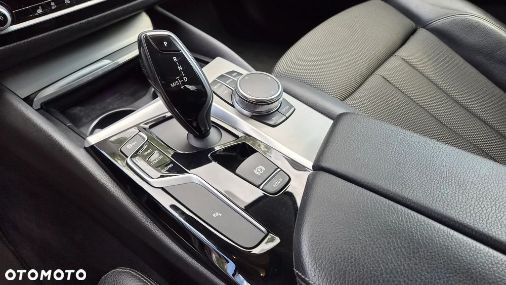 BMW Seria 5 520d Efficient Dynamics Edition Sport Line - 14