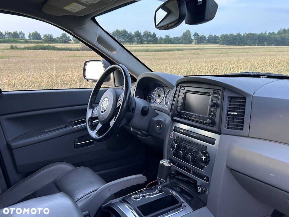 Jeep Grand Cherokee - 20