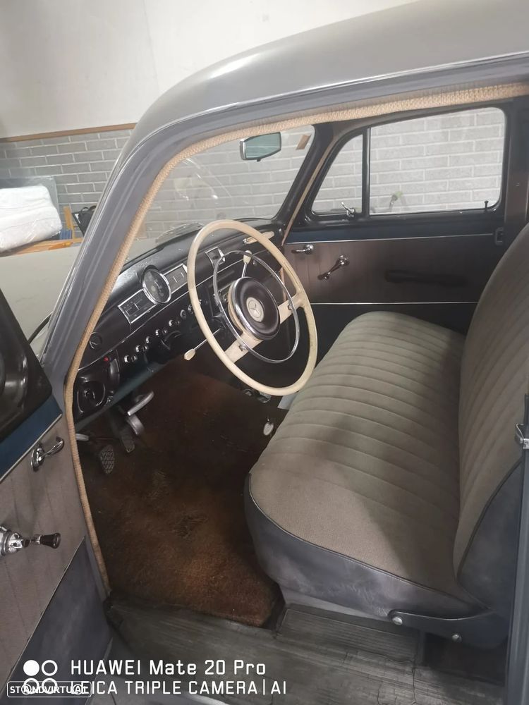Mercedes-Benz 190 - 4