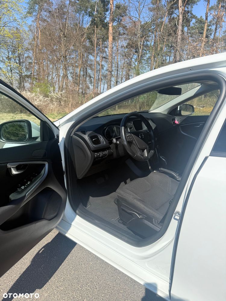 Volvo V40 D2 Drive-E Momentum - 4