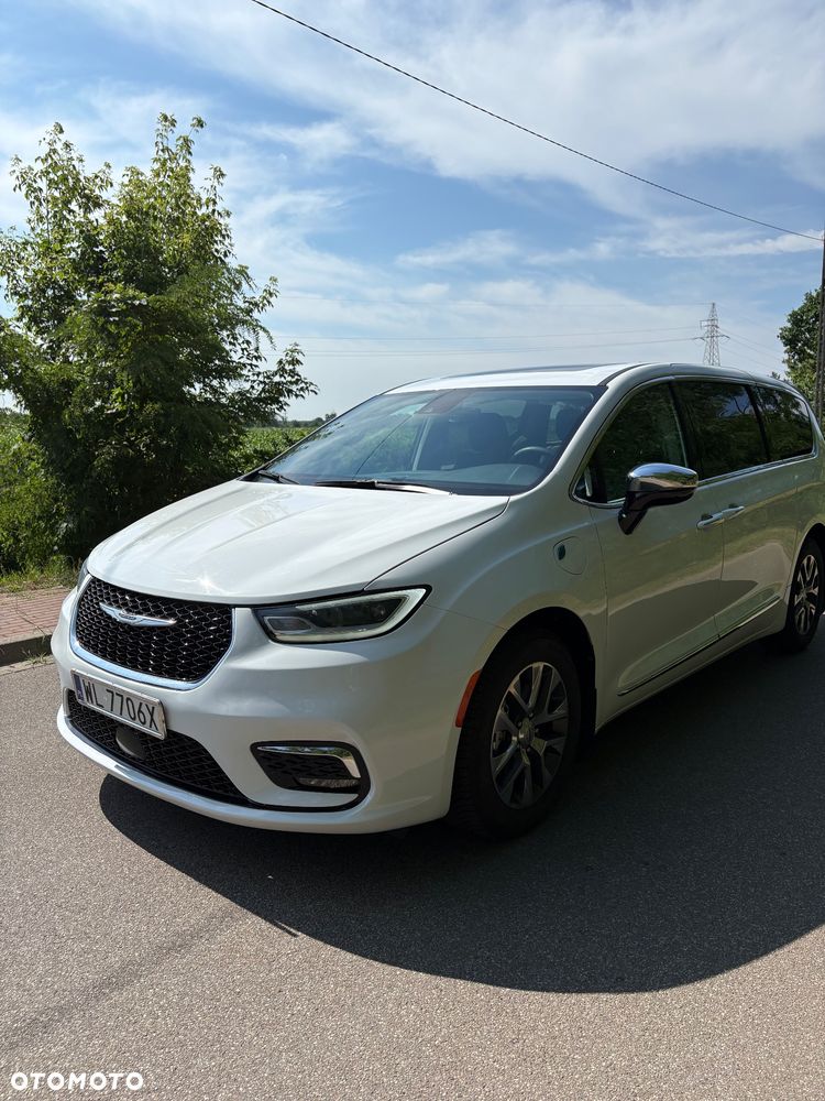 Chrysler Pacifica - 17