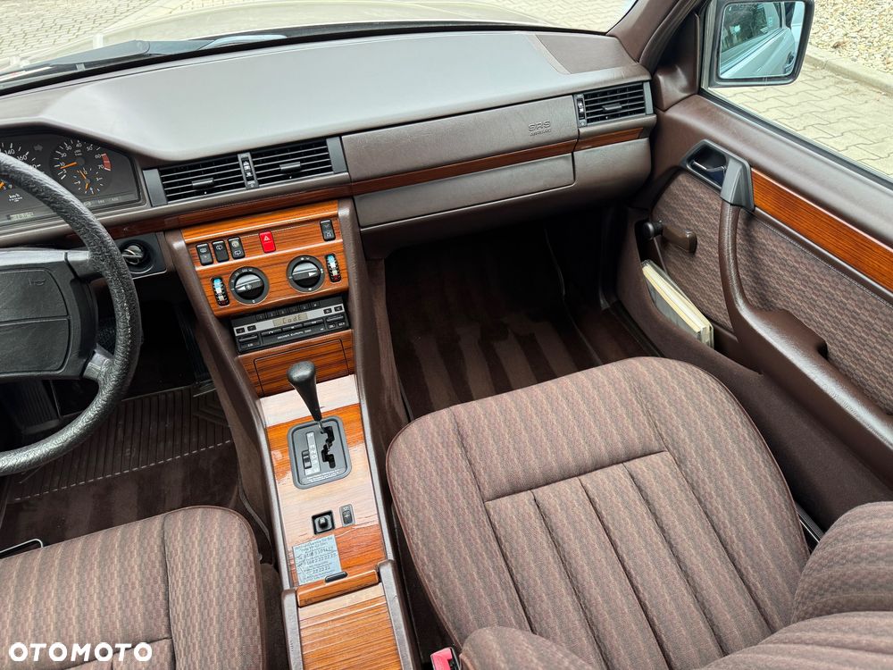 Mercedes-Benz W124 (1984-1993) - 27