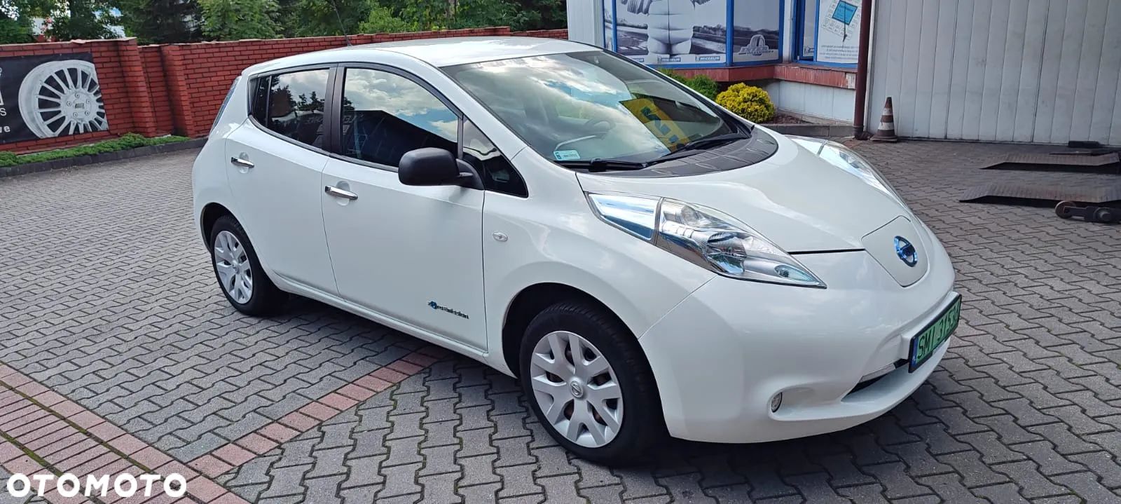 Nissan Leaf 24kWh Acenta - 1