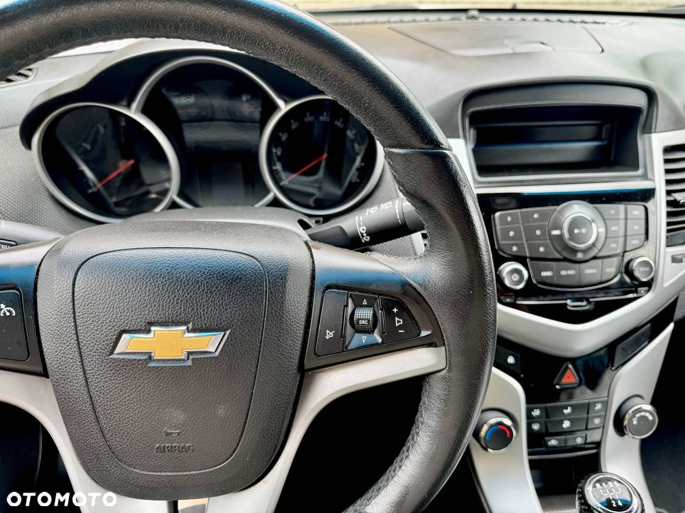 Chevrolet Cruze 1.8 LT - 14