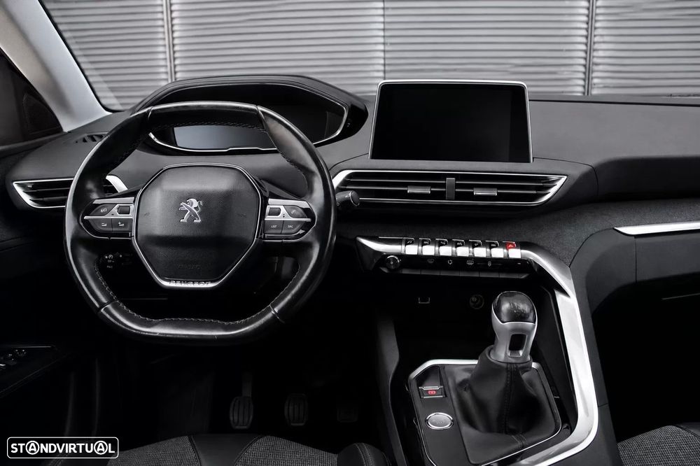Peugeot 5008 1.6 BlueHDi Allure J17 — fotografia 18