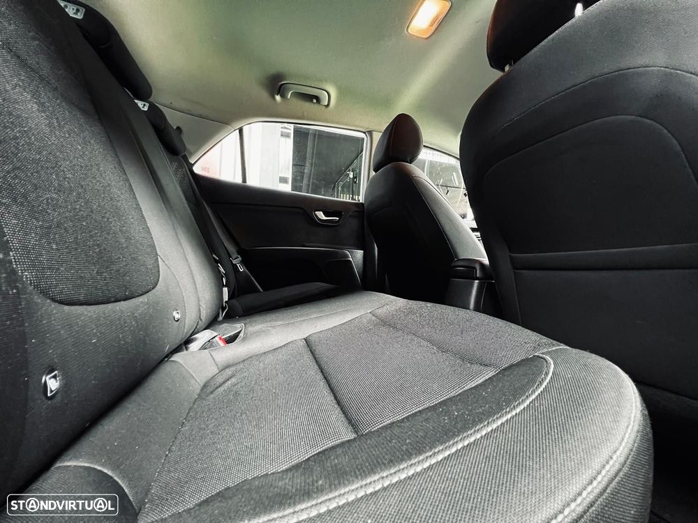 Kia Rio 1.2 CVVT LX - 39