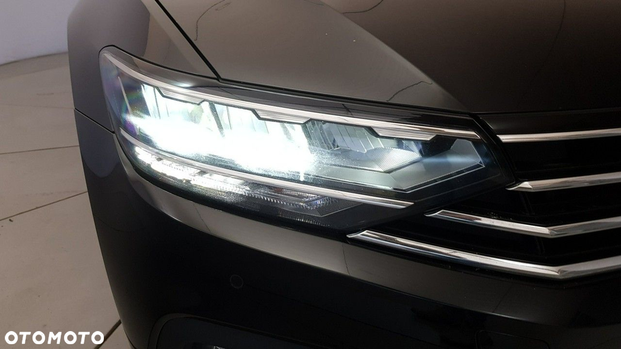 Volkswagen Passat - 15