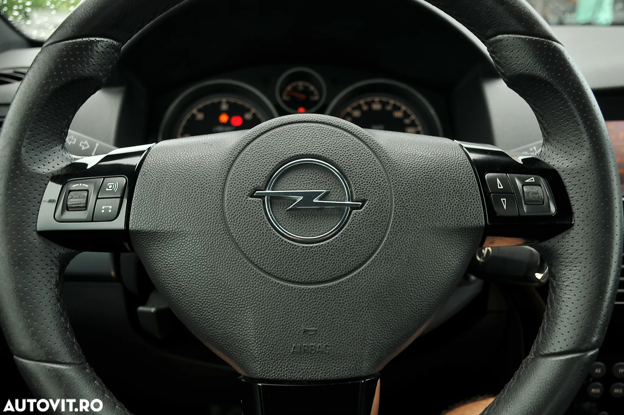 Opel Astra GTC 1.9 CDTI Cosmo - 15