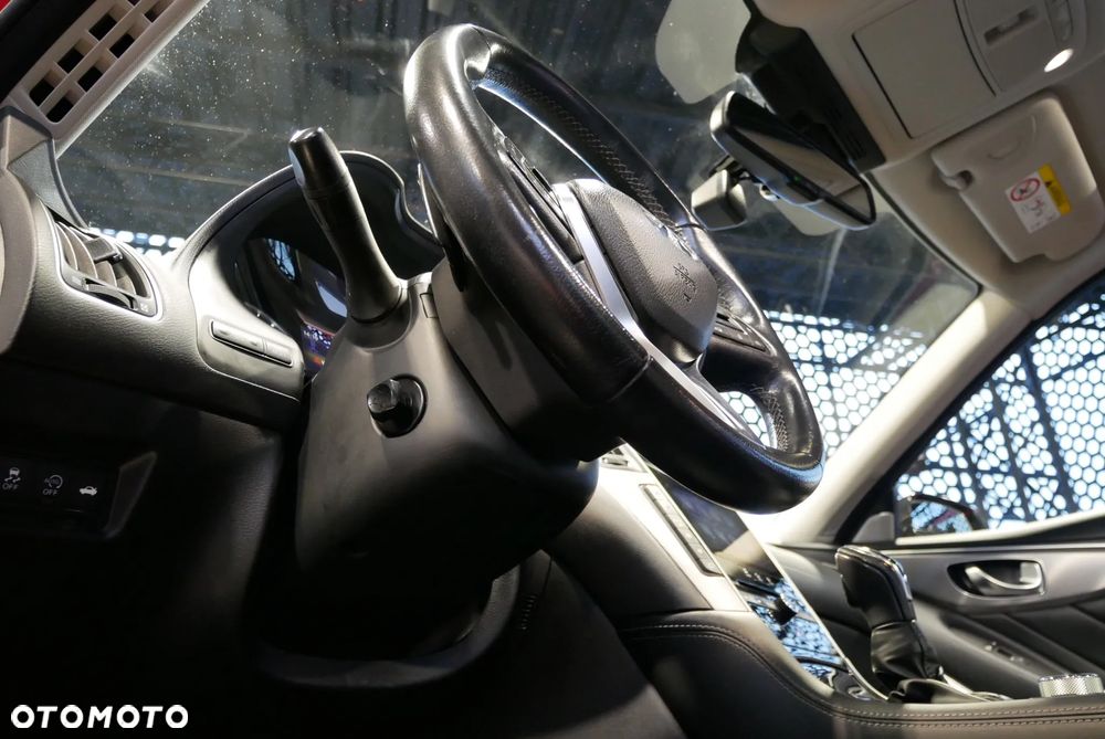 Infiniti Q50 - 23