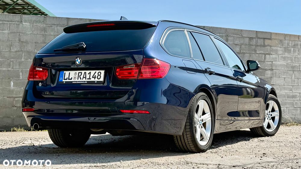 BMW Seria 3 318d DPF Touring Edition Exclusive - 16
