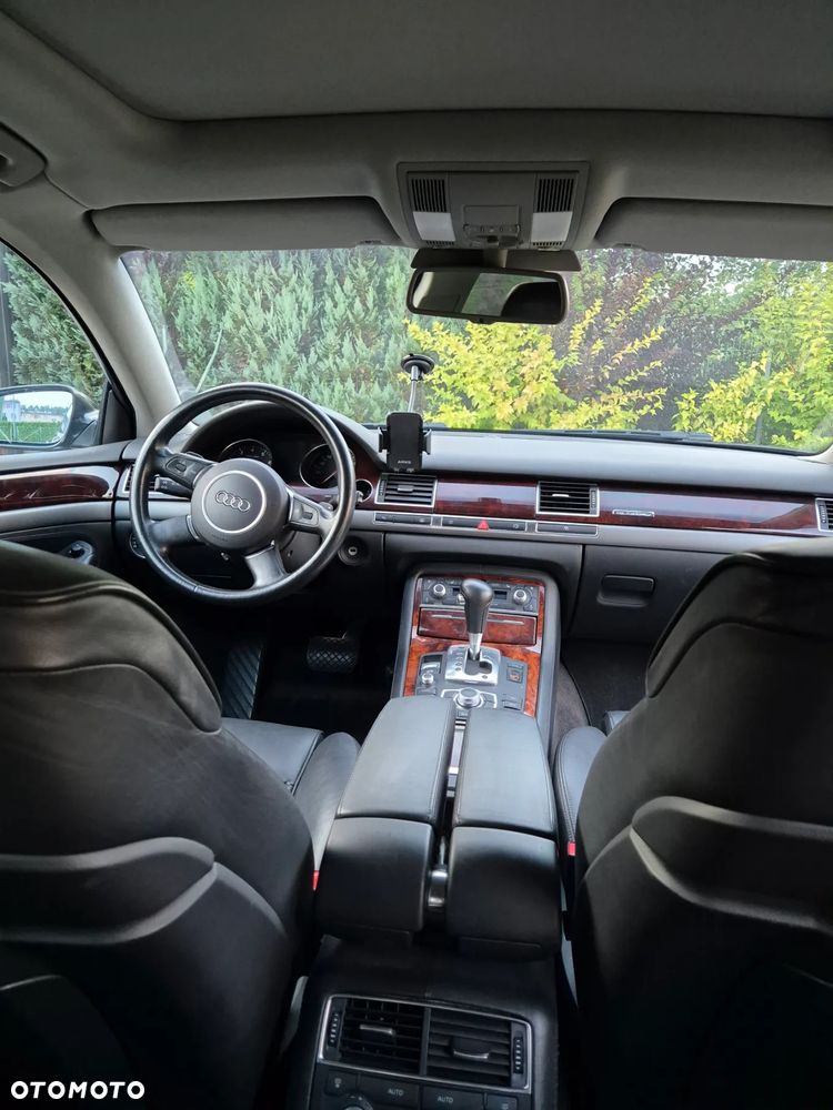 Audi A8 4.2 Quattro - 16