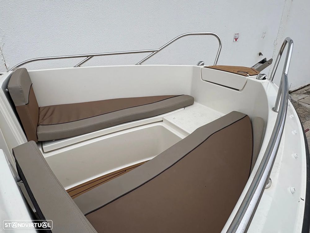 Quicksilver Activ 605 Bowrider - 9