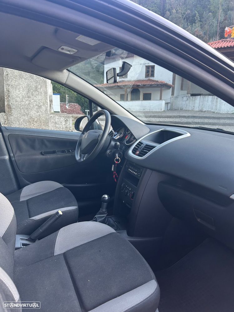 Peugeot 207 - 17