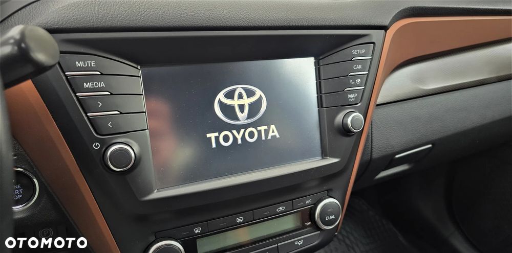 Toyota Avensis 1.8 Premium - 27