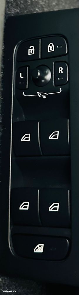 Volvo XC 40 T3 Geartronic Momentum Pro - 11